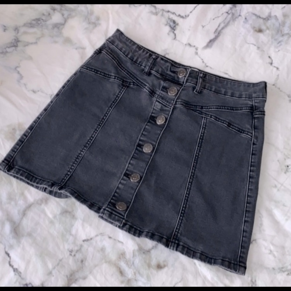 😍 Forever 21 Black Denim Button Up Mini Skirt